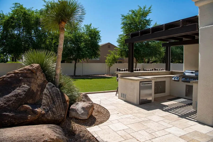 Outdoor Kitchen